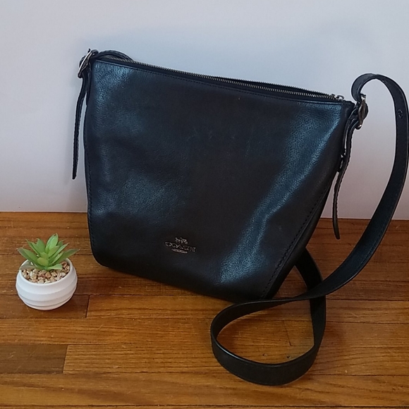 Coach Handbags - Vintage Coach bag No. A1892-21377